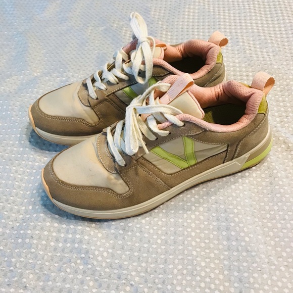 Vionic sneakers - Picture 4 of 10